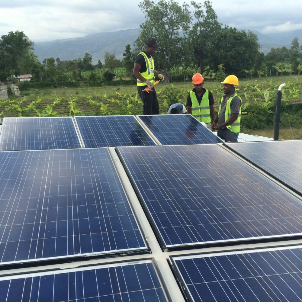 Installers at a 10Power project